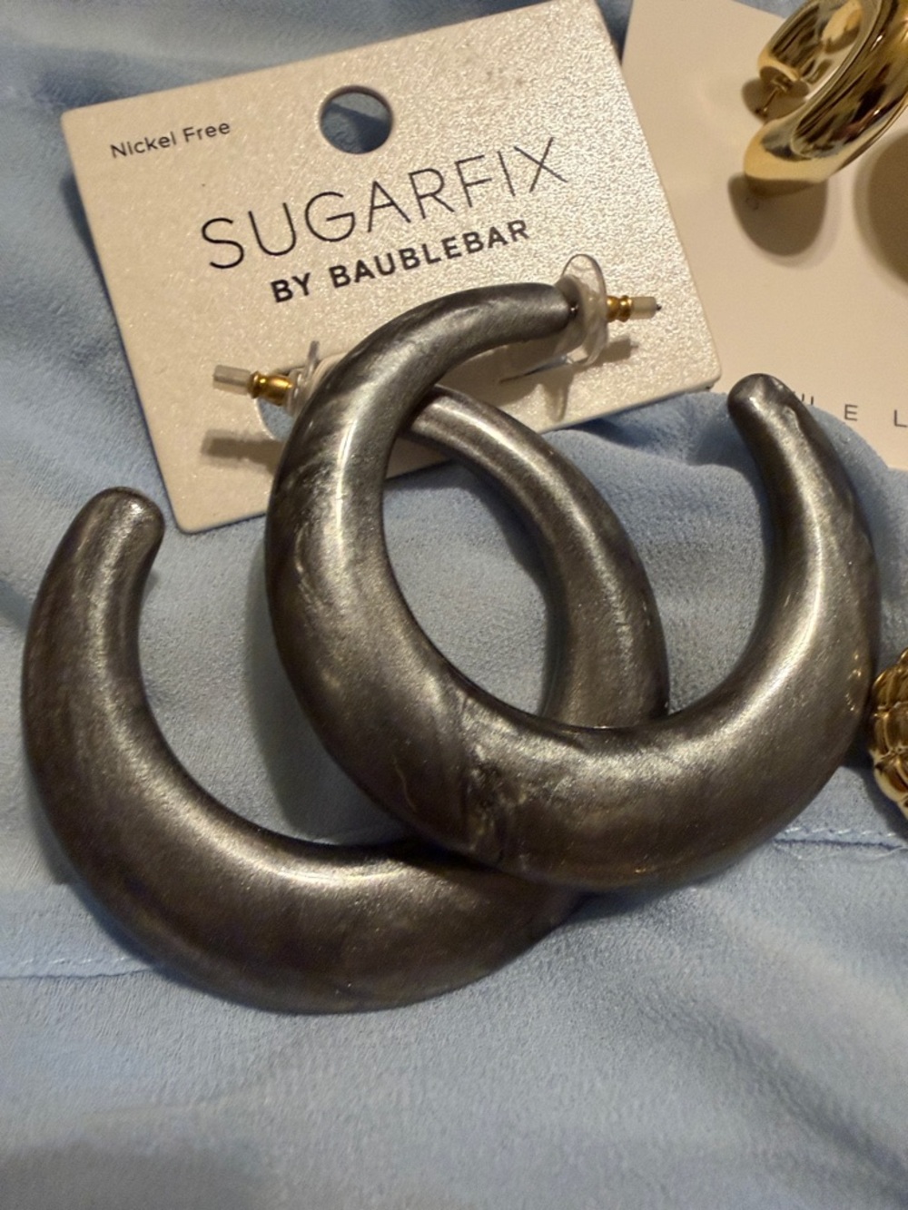 New Earrings Set Hoop Shell Goldtone - Picture 2 of 11